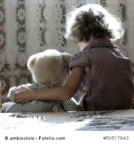 Kind-mit-Teddy