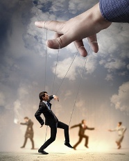 Marionetten-Manipulation-Sergey-Nivens-Fotolia_50996088_XS-186x232